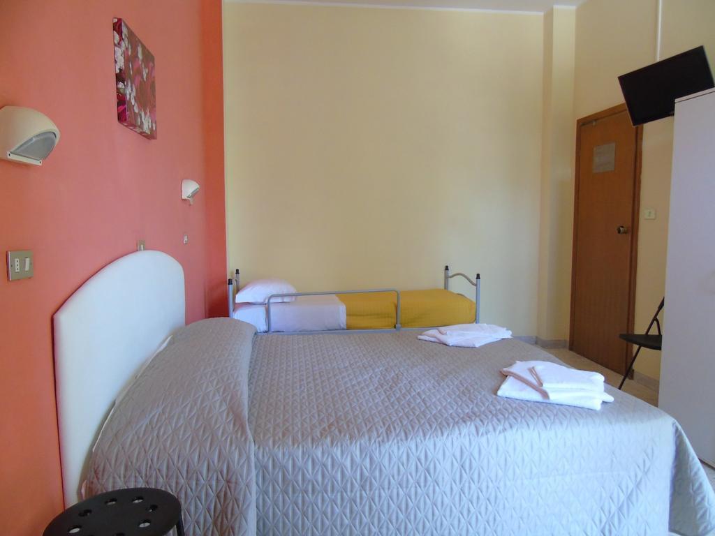 Hotel Morri'S Rimini Cameră foto